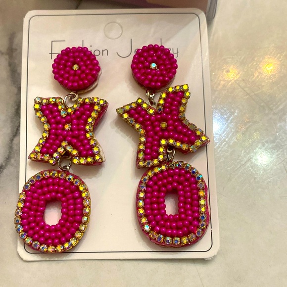 Nwt Pink XOXO Beaded Earrings - Picture 3 of 4